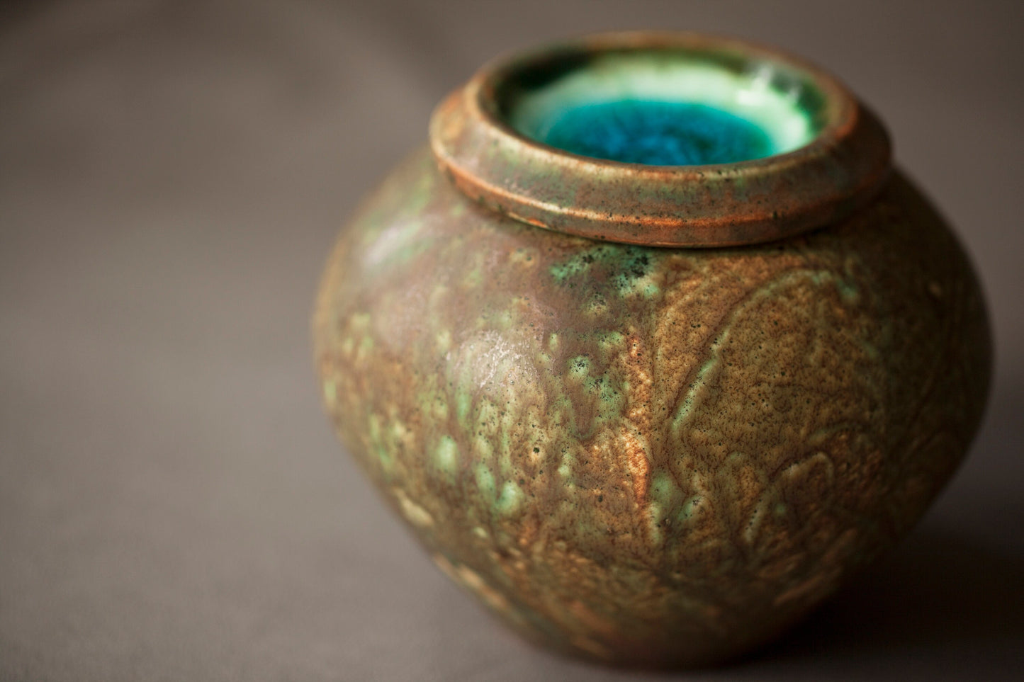 Urn Lidded Form