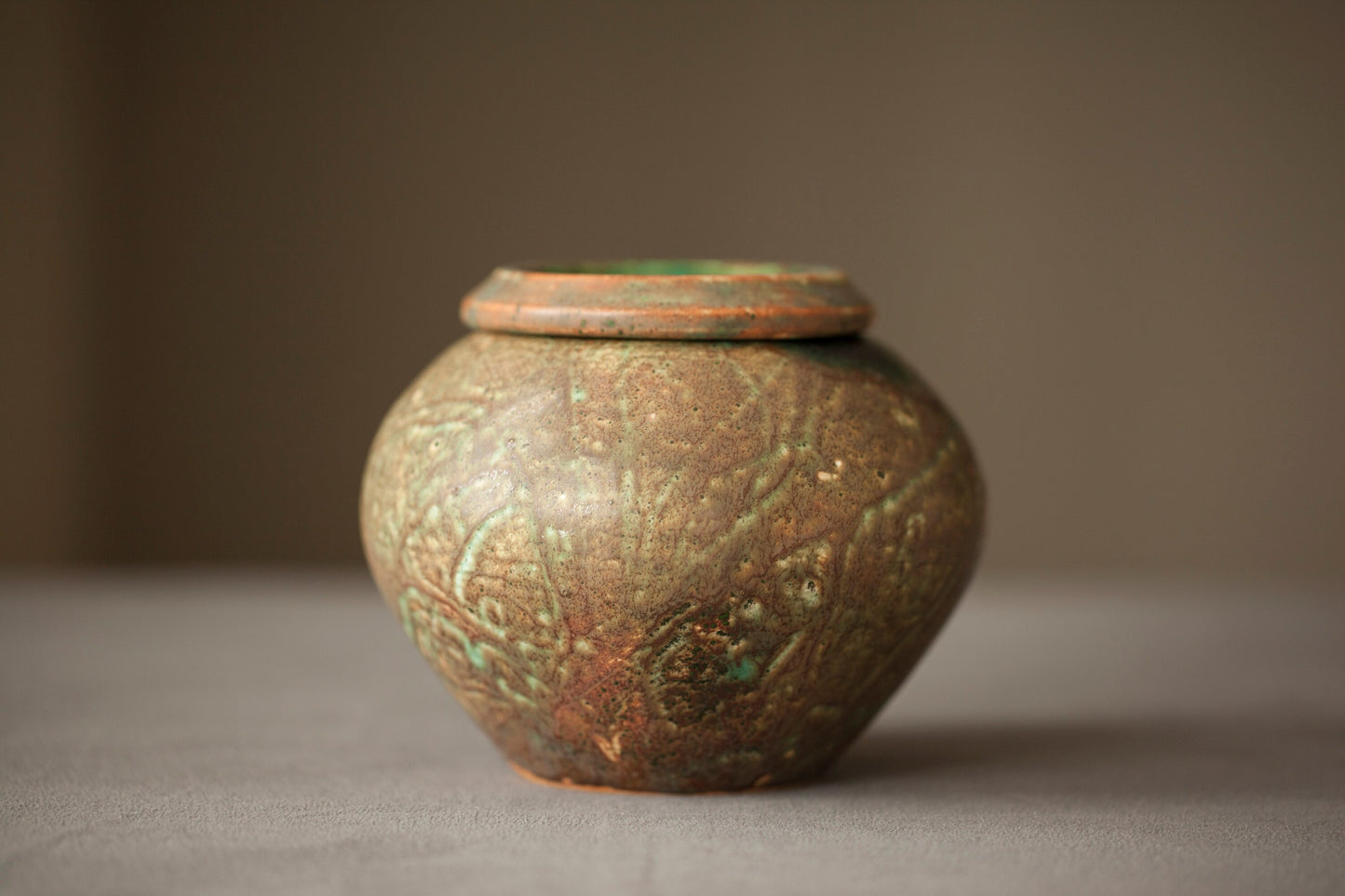 Urn Lidded Form
