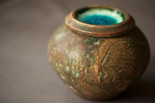 Urn Lidded Form
